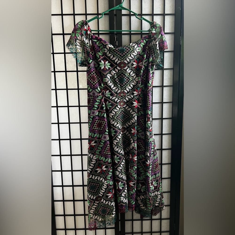 Colorful festive dress comfy size 16